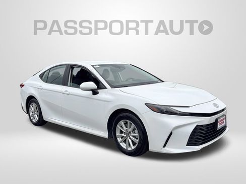 Used 2025 Toyota Camry LE FWD image 11