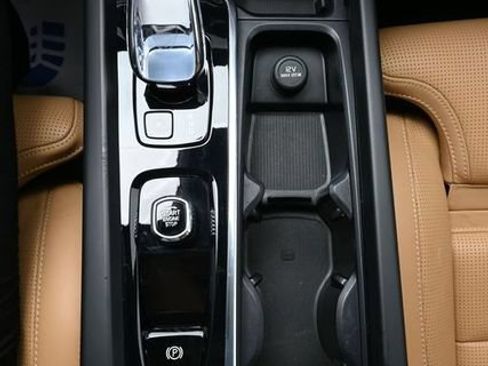 Used 2023 Volvo XC60 B6 Ultimate w/ Climate Package AWD/4WD image 12