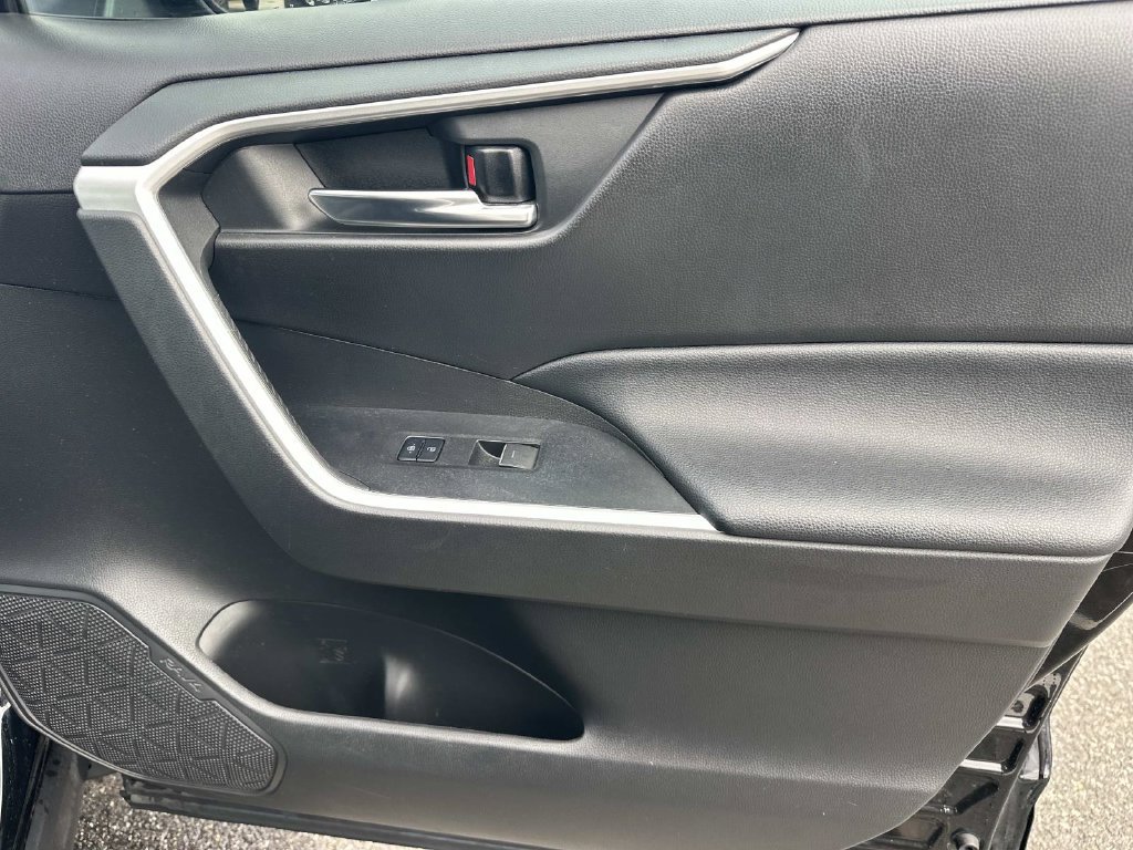 Used 2022 Toyota RAV4 XLE Premium AWD/4WD image 13