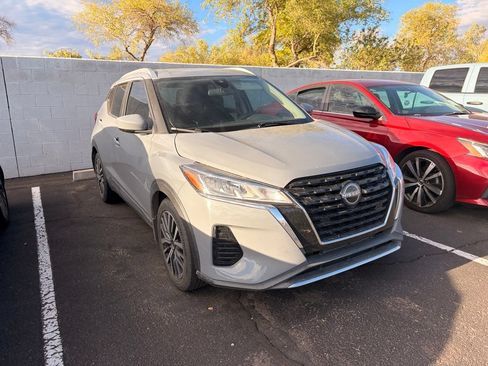 Certified 2022 Nissan Kicks SV FWD image 4