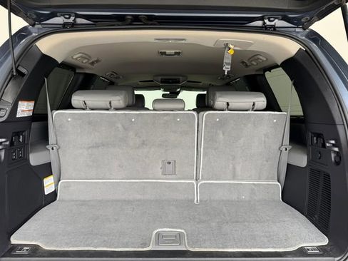 Used 2020 Toyota Sequoia Platinum image 8