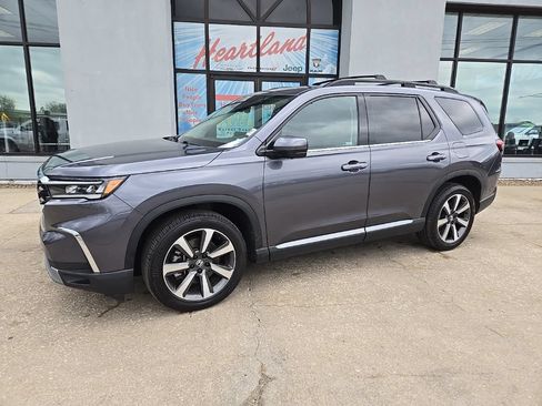 Used 2024 Honda Pilot Elite image 4