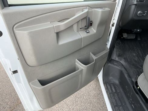 New 2024 Chevrolet Express 3500 w/ Power Convenience Package image 19