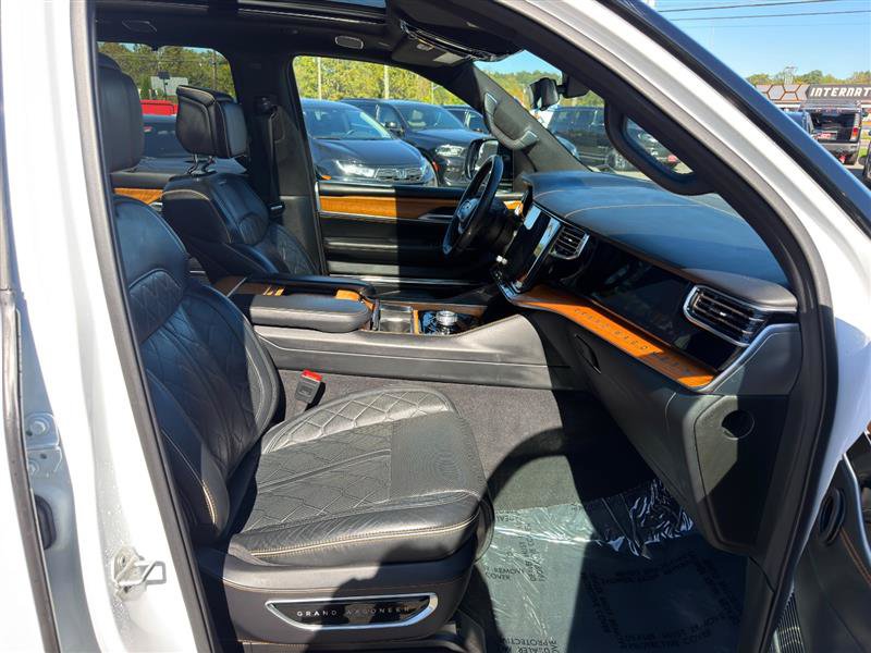 Used 2024 Jeep Grand Wagoneer L Series III AWD/4WD image 31