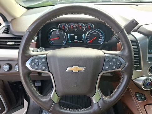 Used 2018 Chevrolet Suburban Premier AWD/4WD image 21