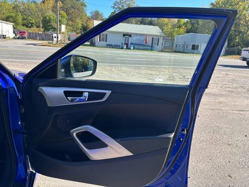 Used 2012 Hyundai Veloster image 13