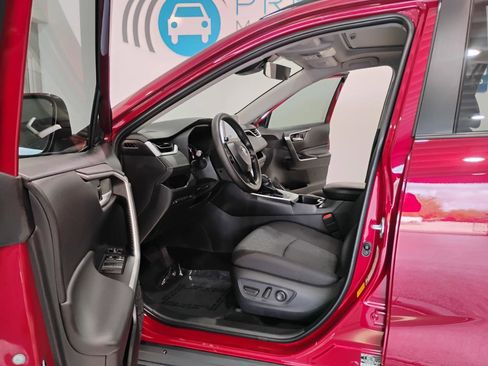 Used 2025 Toyota RAV4 XLE w/ Convenience Package image 10