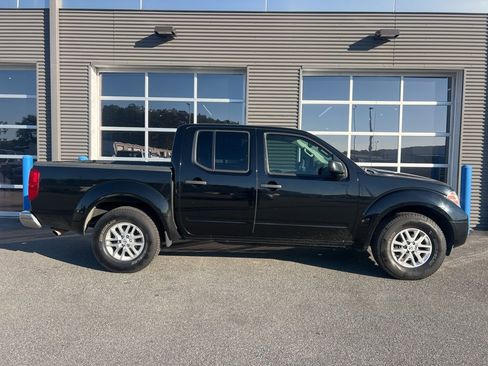 Used 2014 Nissan Frontier SV w/ SV Value Truck Package image 4