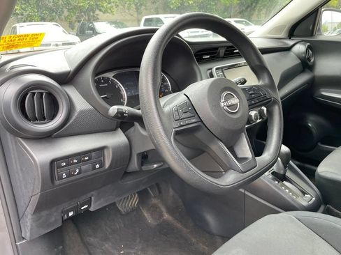 Used 2024 Nissan Kicks S FWD image 10