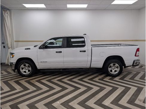 Used 2023 RAM 1500 Big Horn AWD/4WD image 3