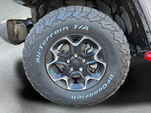 Used 2022 Jeep Wrangler Unlimited Rubicon 4xe AWD/4WD image 11