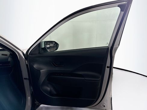 Used 2025 Hyundai Kona SEL image 30