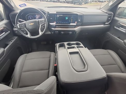 Used 2025 Chevrolet Silverado 1500 LT image 8