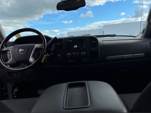 Used 2013 GMC Sierra 2500 SLE w/ Snow Plow Prep Package image 20