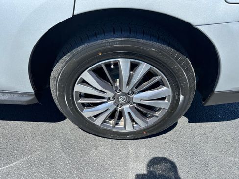 Used 2018 Nissan Pathfinder SV FWD image 27