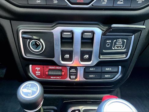 Used 2021 Jeep Wrangler Rubicon AWD/4WD image 16