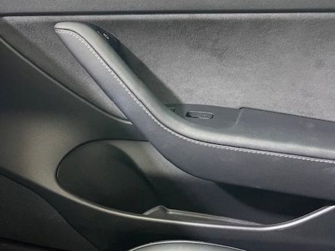 Used 2023 Tesla Model 3 Standard Range image 40