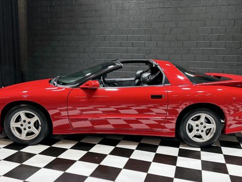 Used 1995 Pontiac Firebird Trans Am image 1
