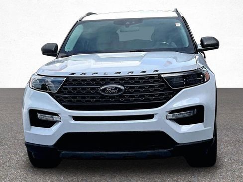Used 2021 Ford Explorer XLT w/ Equipment Group 202A AWD/4WD image 3