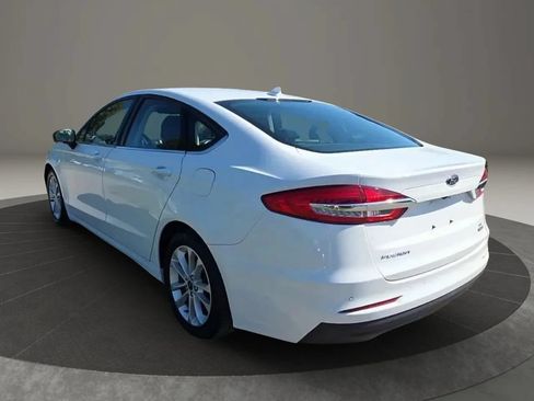 Used 2020 Ford Fusion SE FWD image 4