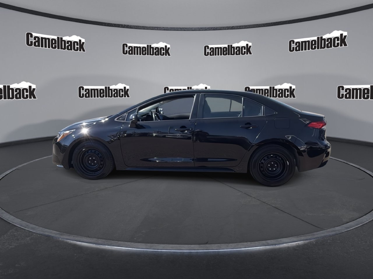 Used 2023 Toyota Corolla LE FWD image 4