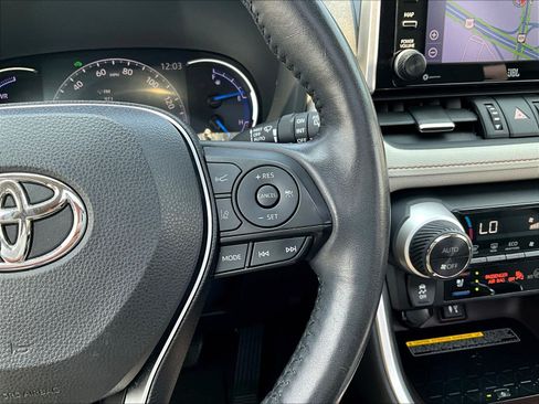 Used 2019 Toyota RAV4 Limited AWD/4WD image 12