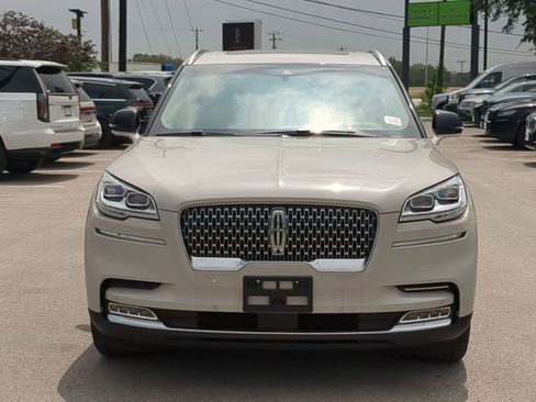 Used 2023 Lincoln Aviator Reserve w/ Equipment Group 201A AWD/4WD image 8