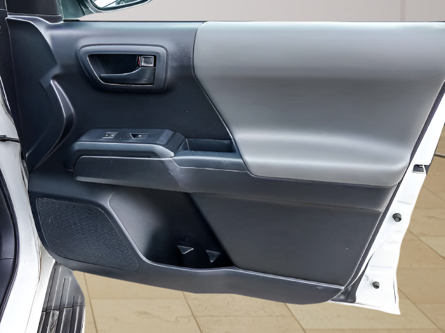 Used 2018 Toyota Tacoma SR RWD image 23