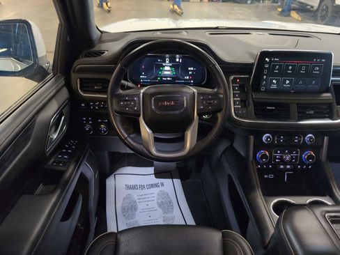 Used 2022 GMC Yukon SLT w/ SLT Luxury Package image 10