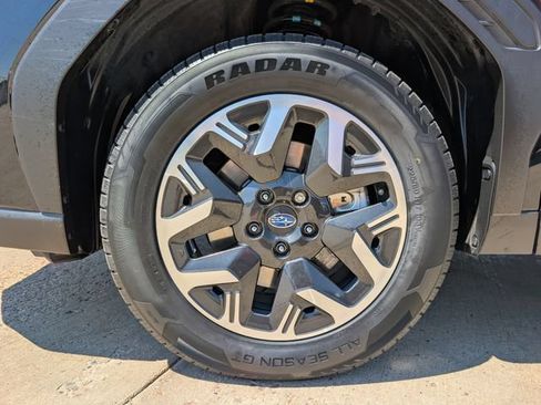 Certified 2025 Subaru Forester Premium AWD/4WD image 11