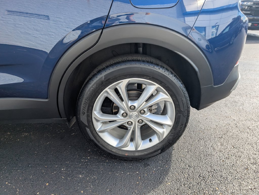Used 2022 Buick Encore GX Preferred w/ Cold Weather Comfort Package FWD image 17