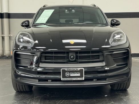 Used 2023 Porsche Macan AWD/4WD image 4