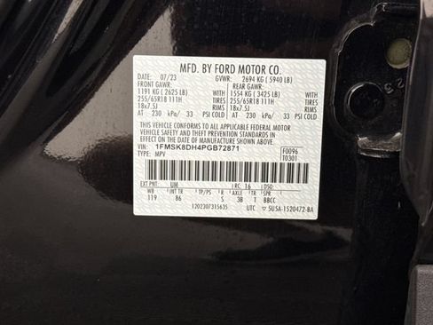 Used 2023 Ford Explorer XLT AWD/4WD image 23