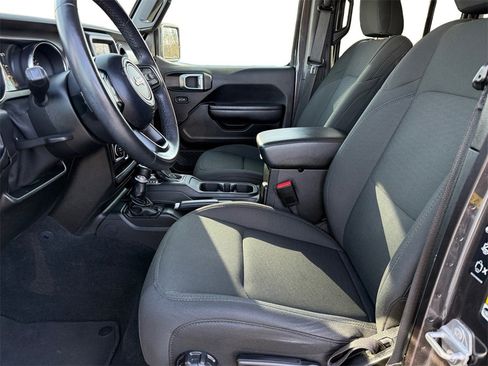 Used 2021 Jeep Wrangler Unlimited Sport image 9