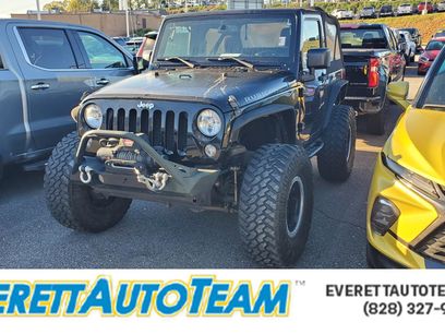 Used 2016 Jeep Wrangler Rubicon w/ Power Convenience Group