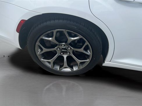 Used 2016 Chrysler 300 S RWD image 19