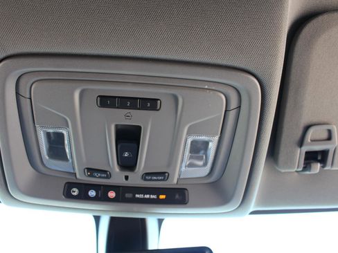 Used 2020 GMC Sierra 1500 SLT w/ SLT Premium Package image 25