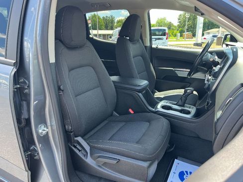 Used 2022 Chevrolet Colorado LT w/ Safety Package image 14