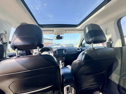 Used 2019 Jeep Compass Latitude w/ Popular Equipment Group AWD/4WD image 27