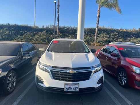 Used 2022 Chevrolet Equinox LS FWD image 3
