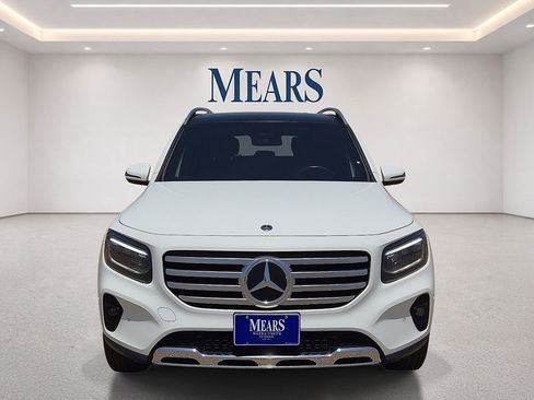 Used 2025 Mercedes-Benz GLB 250 4MATIC image 8