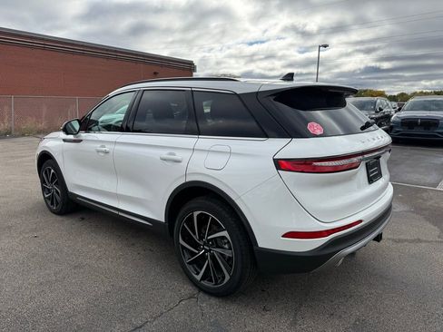 New 2025 Lincoln Corsair Reserve w/ Towing Package image 8