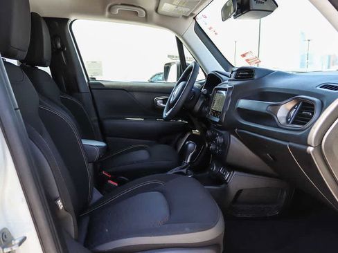 Used 2023 Jeep Renegade Latitude AWD/4WD image 16