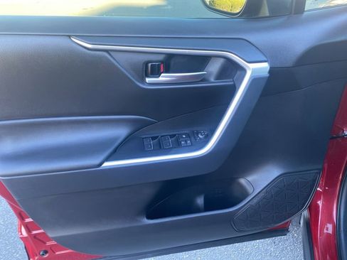Used 2023 Toyota RAV4 XLE Premium image 10