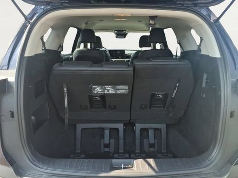 Used 2026 Kia Carnival FWD image 22