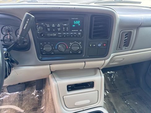 Used 2001 Chevrolet Tahoe LS AWD/4WD image 16