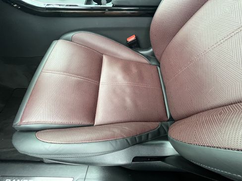 Certified 2025 Land Rover Range Rover Velar Dynamic HSE image 21