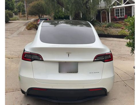 Used 2021 Tesla Model Y Long Range AWD/4WD image 4