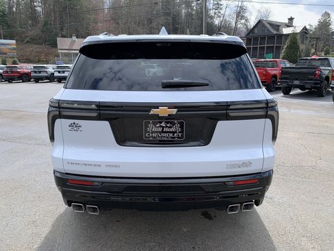 New 2026 Chevrolet Traverse High Country w/ LPO, Floor Liner Package image 3