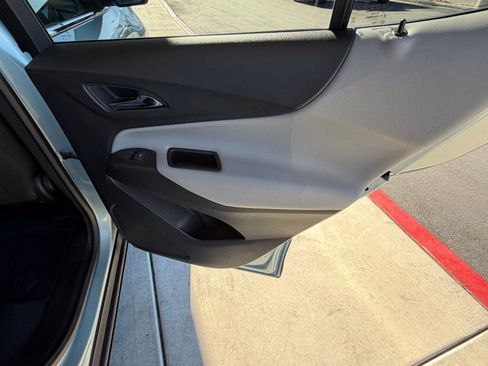 Used 2022 Chevrolet Equinox LT image 23